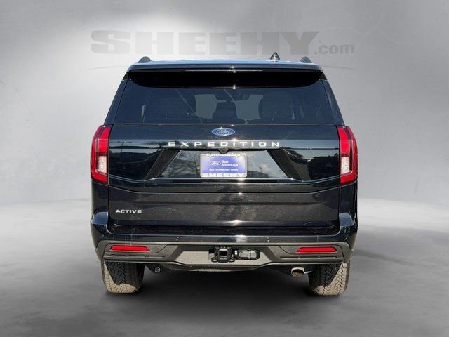 Certified 2025 Ford Expedition Active image 4