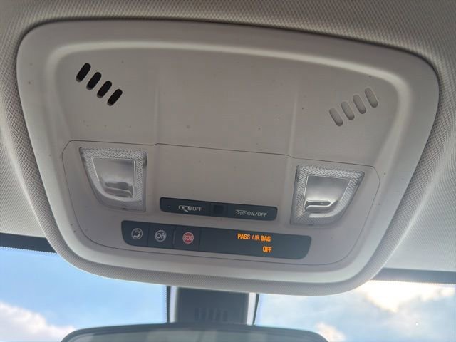 Used 2019 Chevrolet Traverse LT image 34