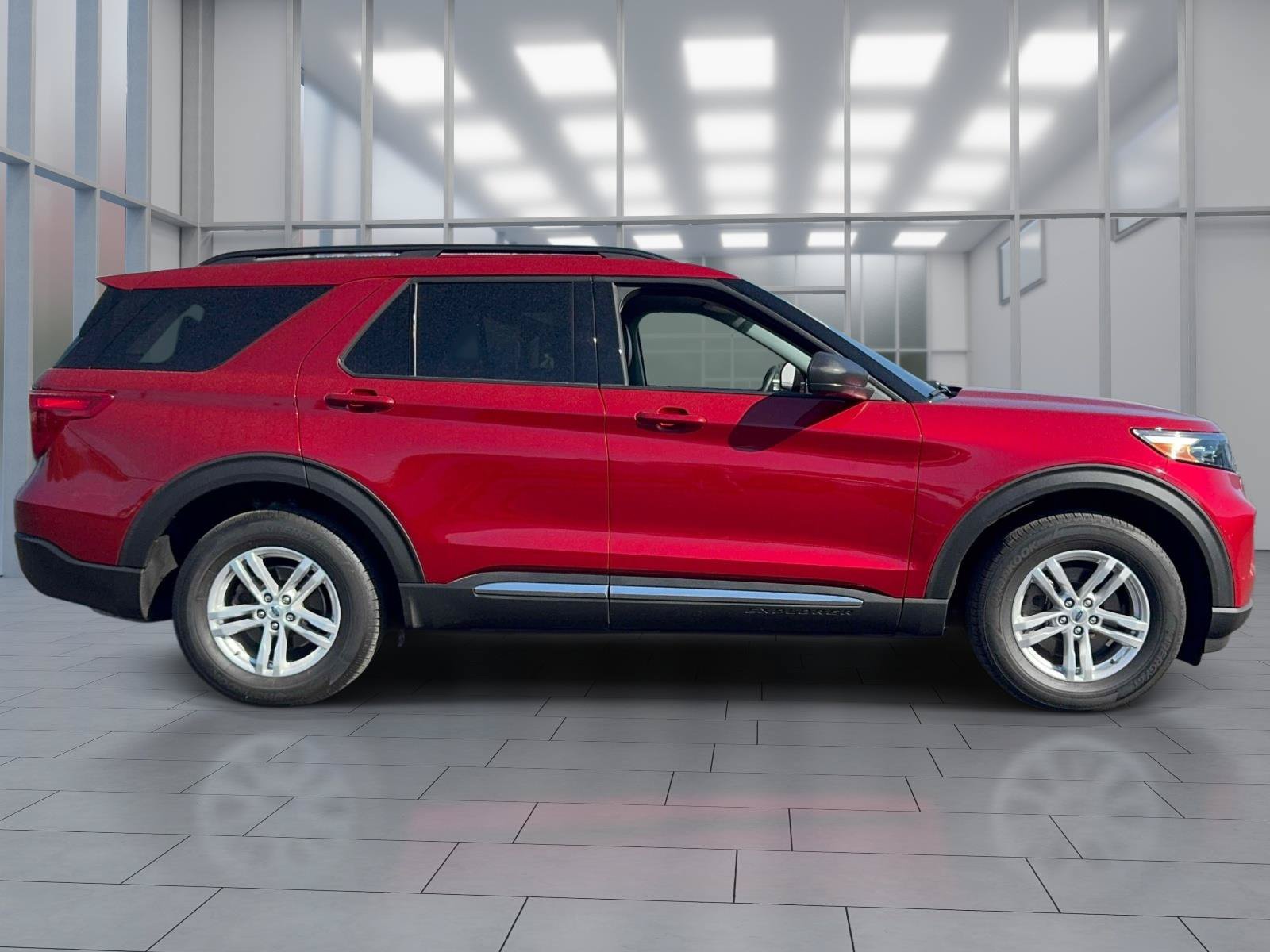 Certified 2023 Ford Explorer XLT w/ Equipment Group 202A AWD/4WD image 4