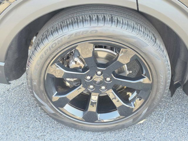 Certified 2022 Ford Explorer ST-Line w/ Class IV Trailer Tow Package image 7