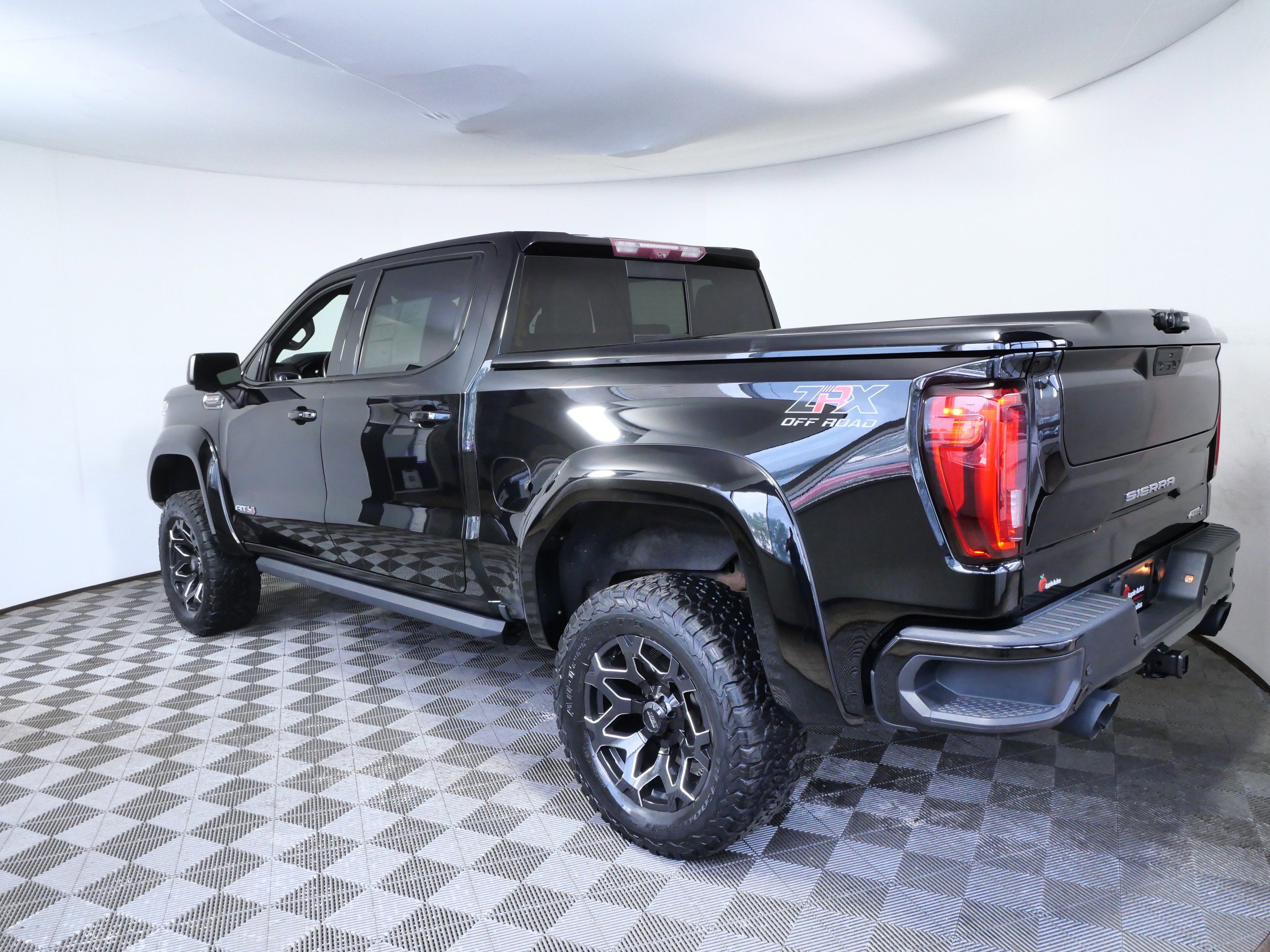 Used 2020 GMC Sierra 1500 AT4 w/ AT4 Premium Package AWD/4WD image 6