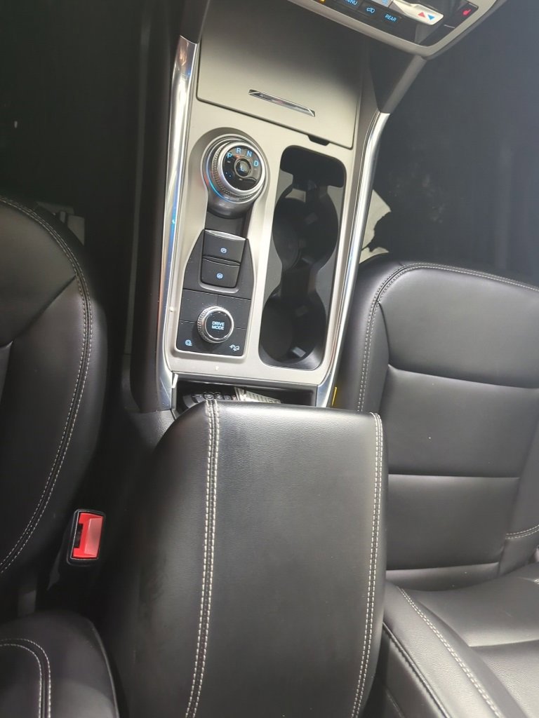 Certified 2022 Ford Explorer XLT w/ Equipment Group 202A image 17
