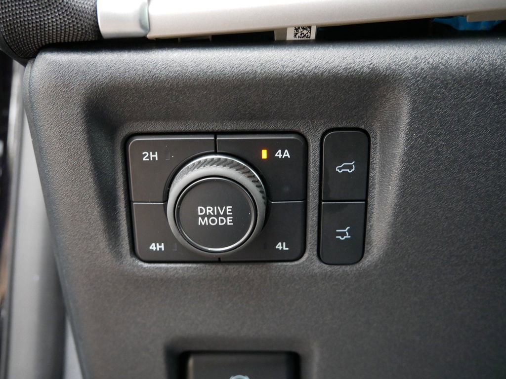 Certified 2025 Ford Expedition Active AWD/4WD image 18