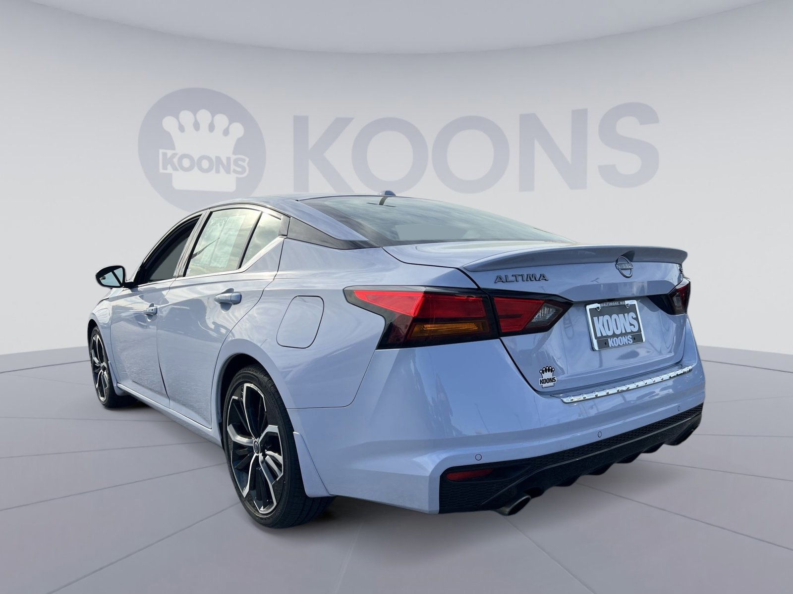 Used 2023 Nissan Altima 2.5 SR w/ SR Premium Package image 10