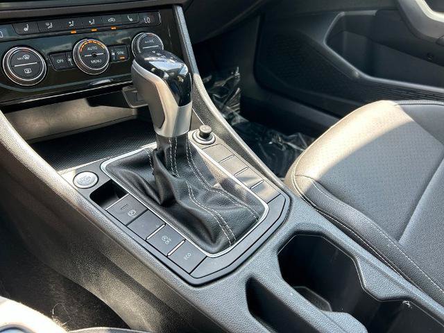 Used 2023 Volkswagen Jetta SE w/ Panoramic Sunroof Package FWD image 38