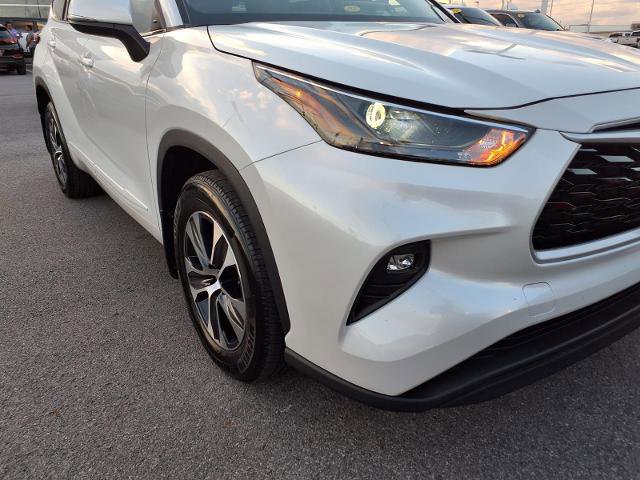 Used 2023 Toyota Highlander XLE image 26