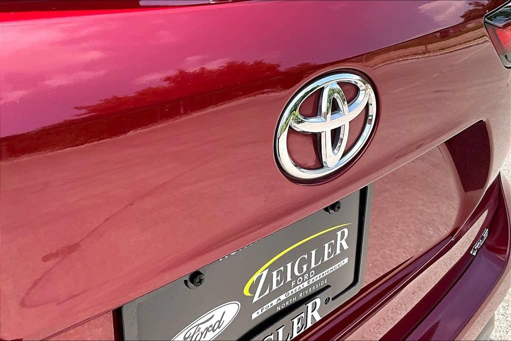 Used 2022 Toyota Highlander XLE FWD image 32