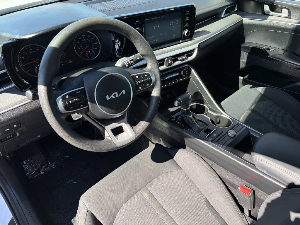 Used 2022 Kia K5 LXS FWD image 8