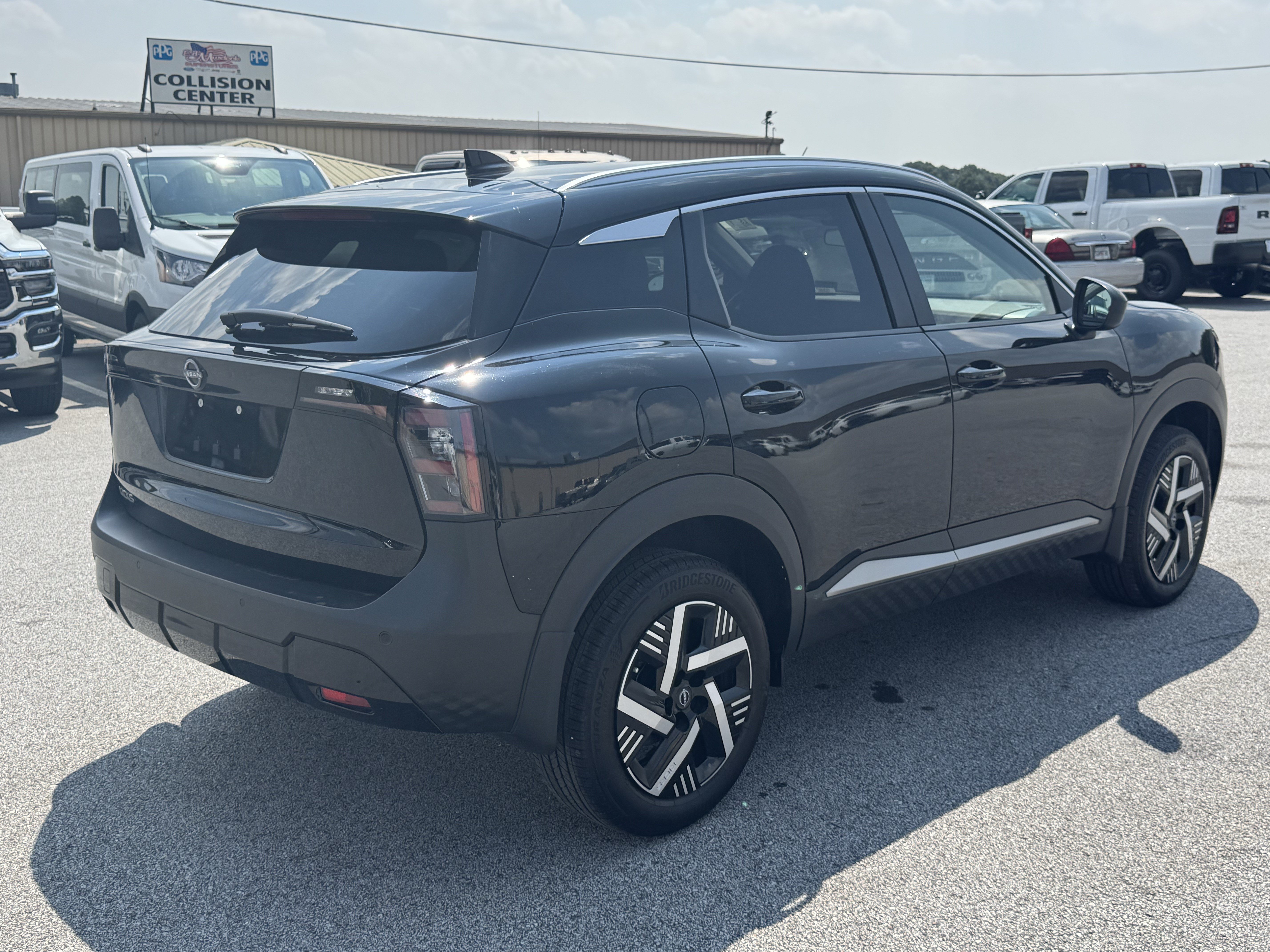 Used 2026 Nissan Kicks SV FWD image 5