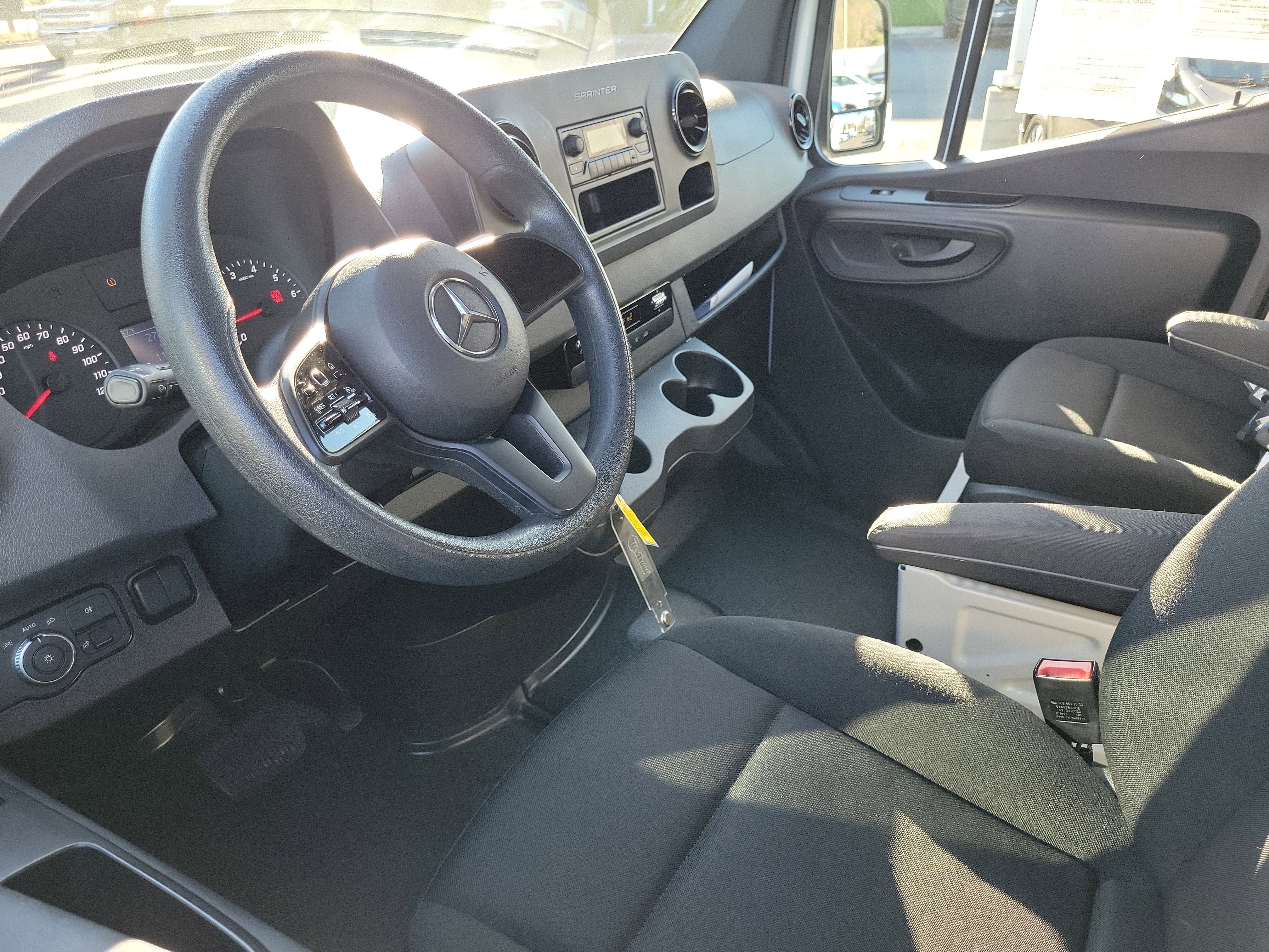 Used 2023 Mercedes-Benz Sprinter 1500 image 3