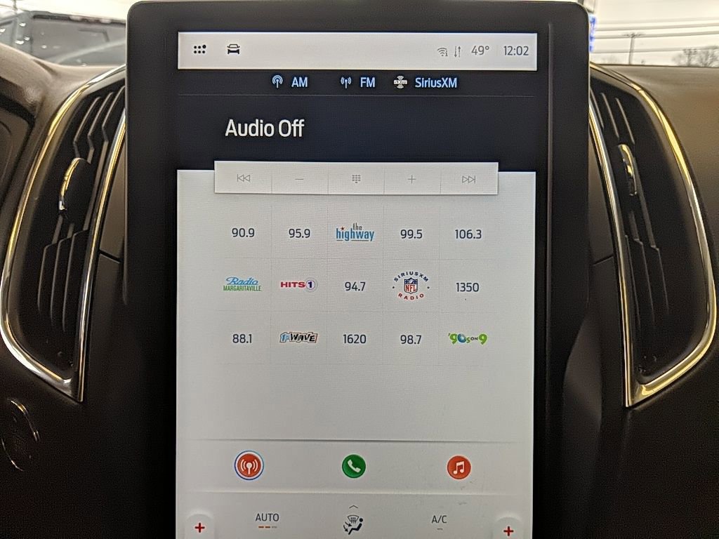 Certified 2024 Ford Edge Titanium w/ Class II Trailer Tow Package image 18