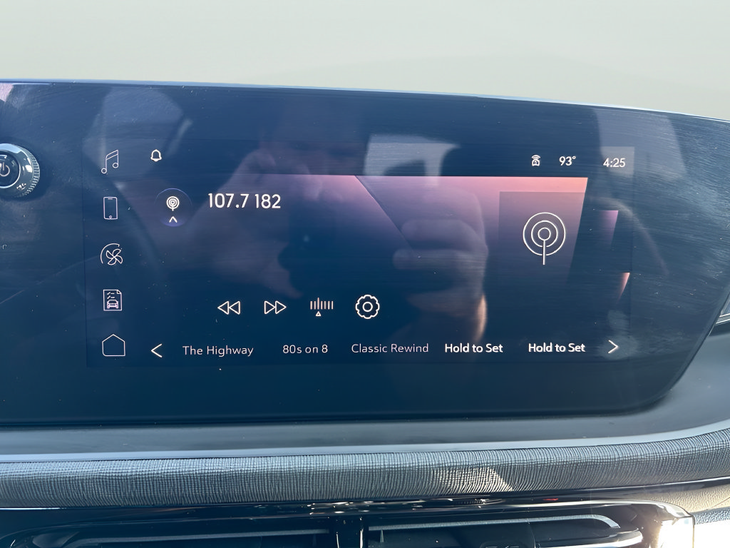 Used 2025 Buick Envista Sport Touring w/ Convenience I Package FWD image 18