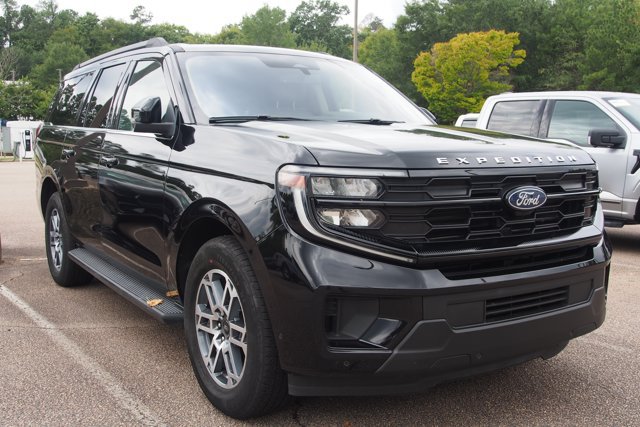 Certified 2025 Ford Expedition Max Active RWD image 2