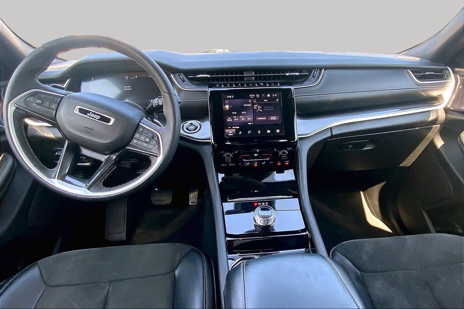 Used 2023 Jeep Grand Cherokee L Laredo AWD/4WD image 14