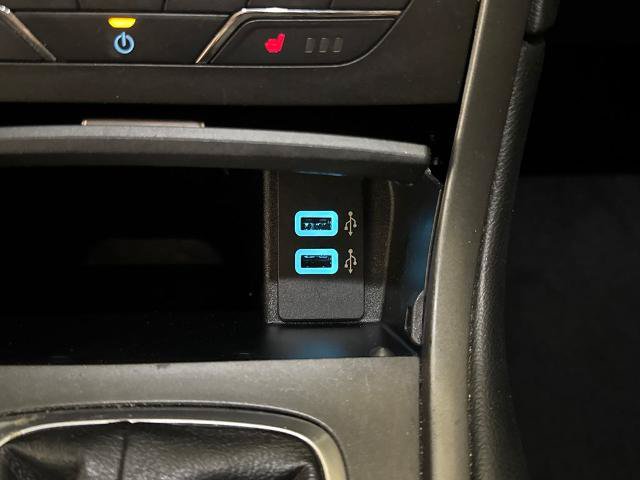 Certified 2018 Ford Edge SE FWD image 24