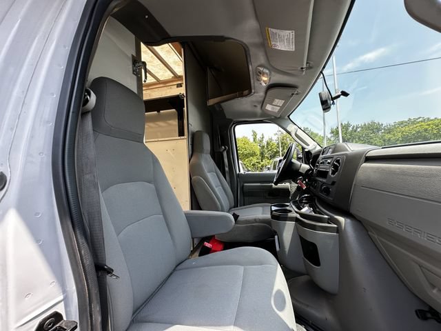 Certified 2024 Ford E-450 and Econoline 450 Super Duty w/ Power Windows & Locks Group RWD image 30