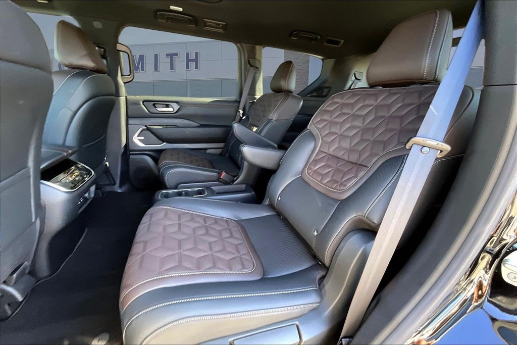 Used 2025 Nissan Armada Platinum AWD/4WD image 22