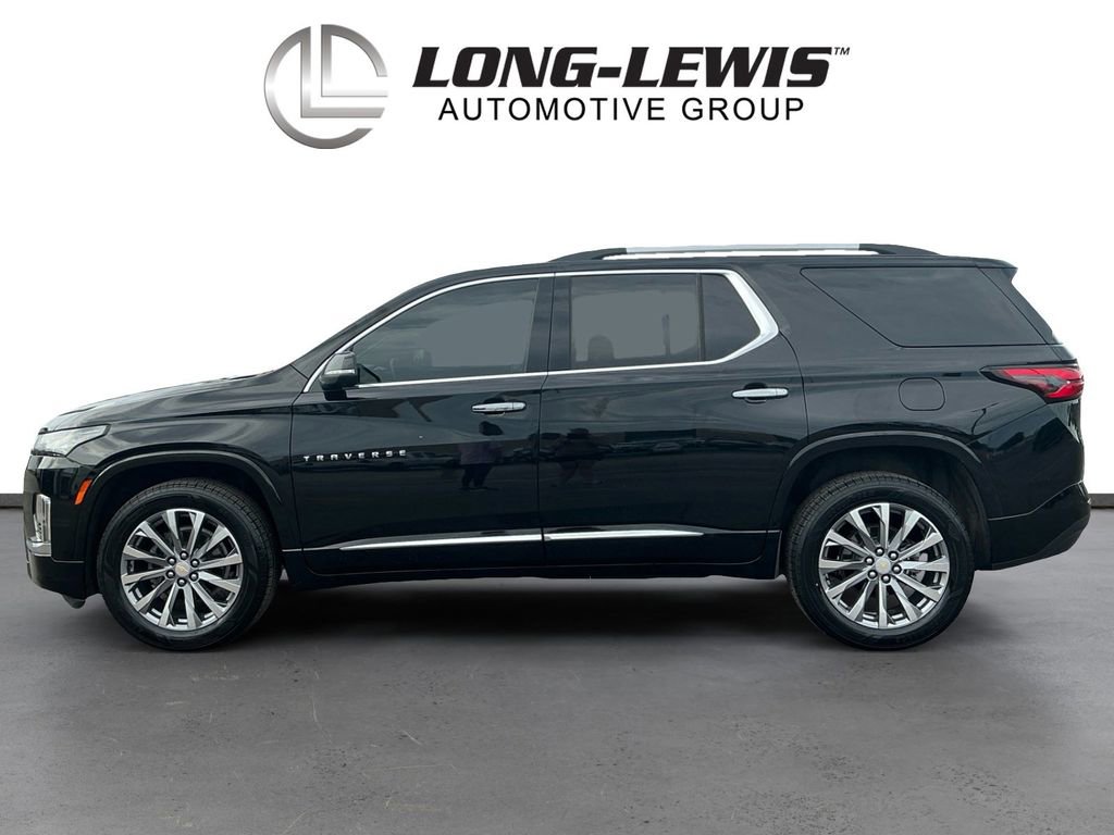 Used 2023 Chevrolet Traverse Premier FWD image 2
