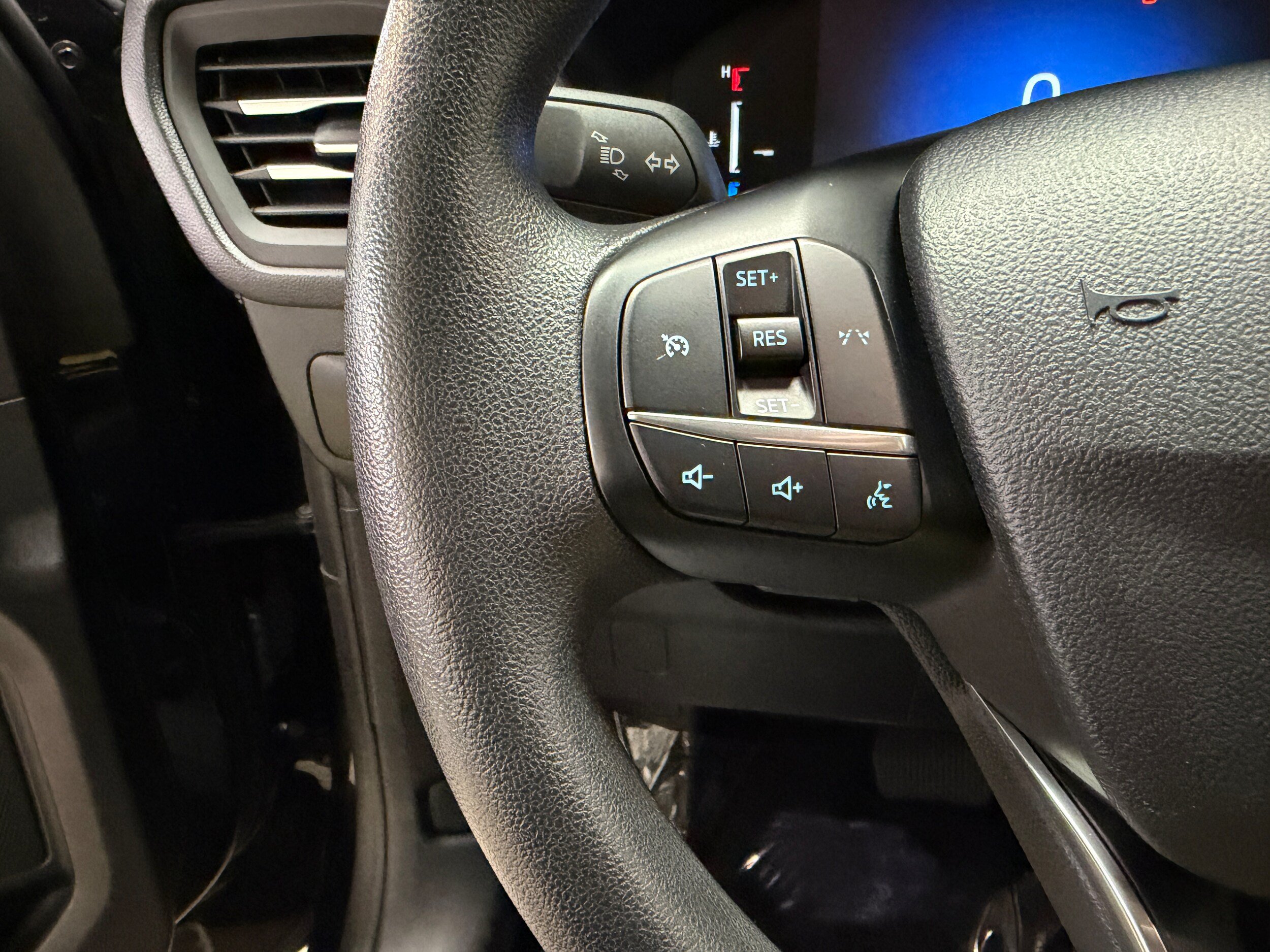 Certified 2025 Ford Escape Active AWD/4WD image 17