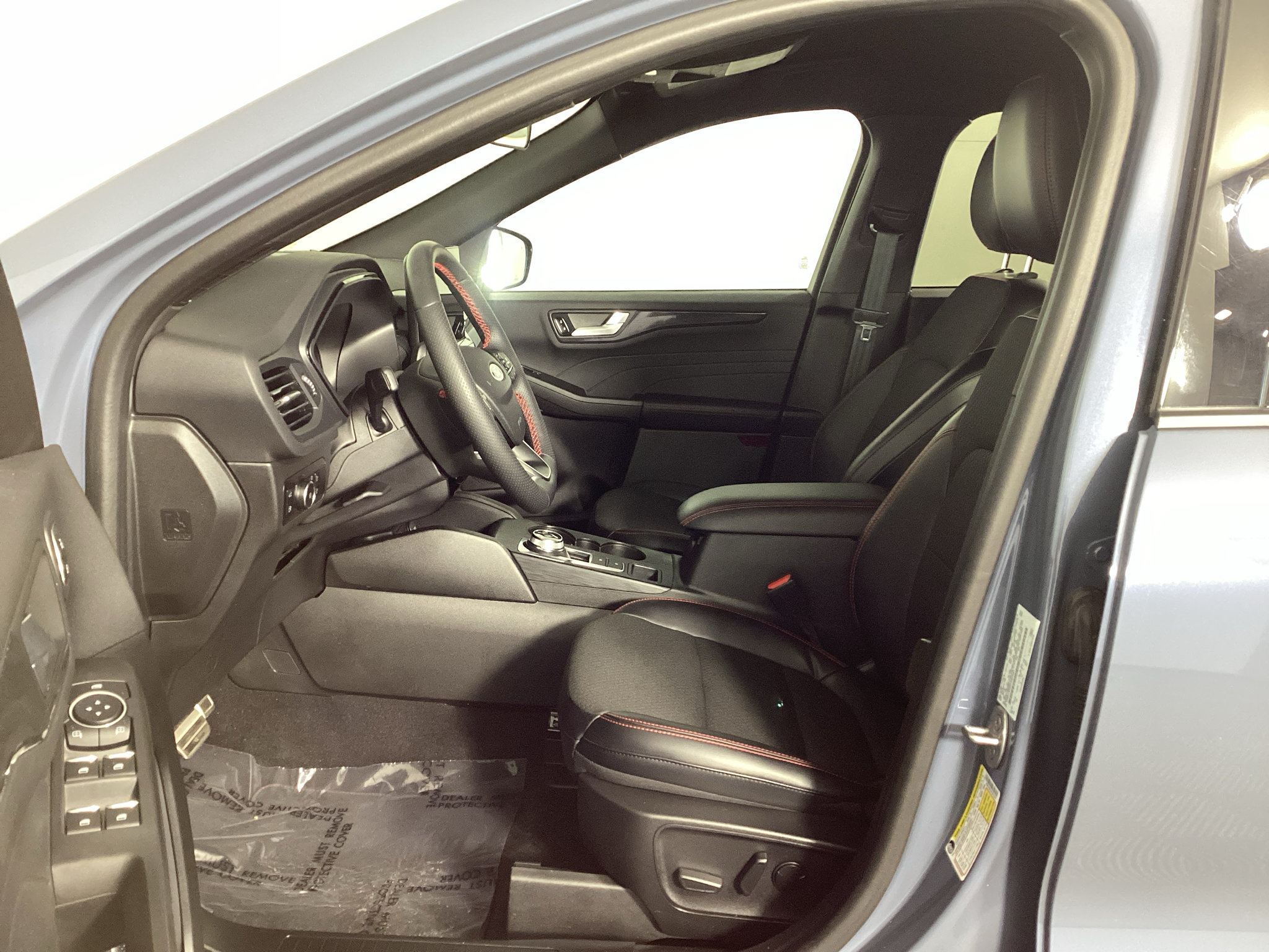 Certified 2023 Ford Escape ST-Line Select w/ Tech Pack #2 AWD/4WD image 17