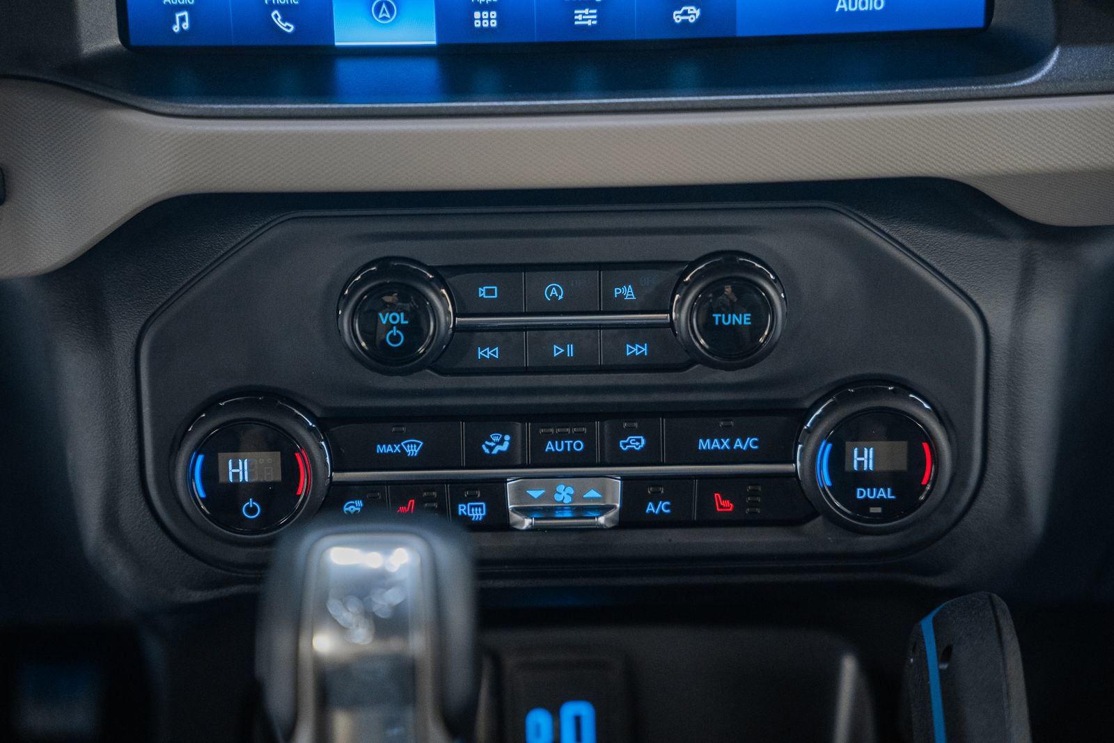 Certified 2024 Ford Bronco Wildtrak image 29