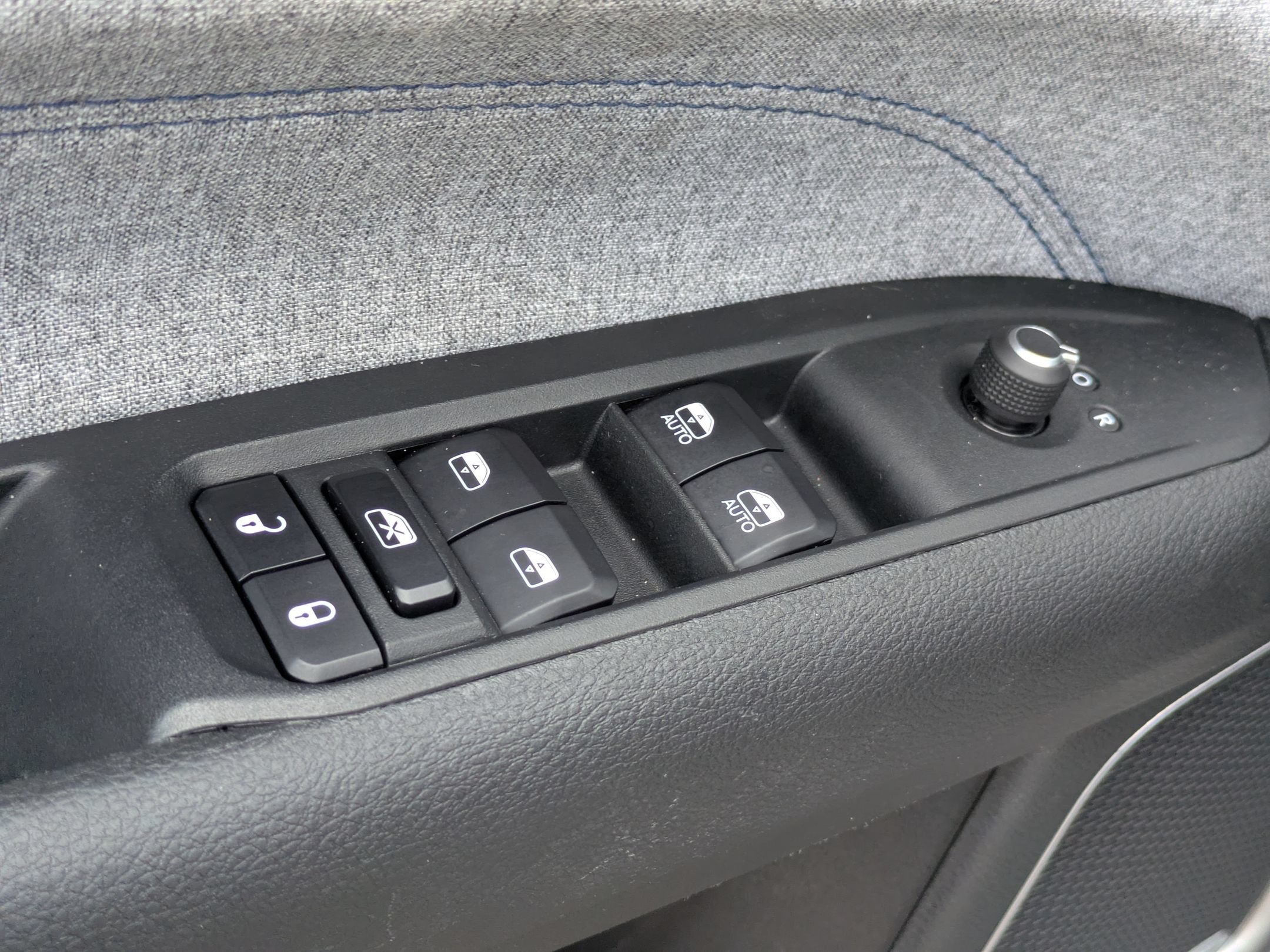 Used 2022 Jeep Compass Latitude w/ Sun and Sound Group FWD image 11