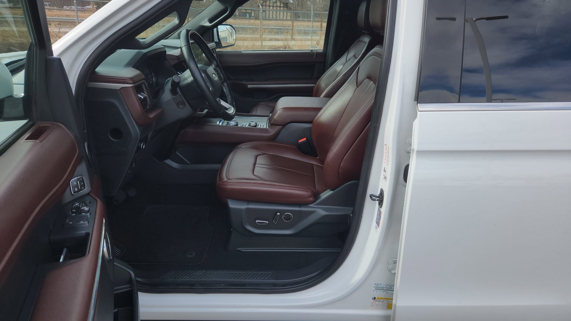 Certified 2024 Ford Expedition Limited image 25