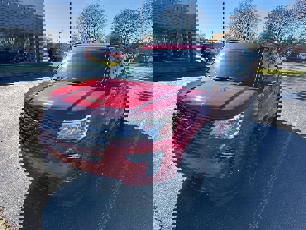 Certified 2018 Ford Explorer XLT w/ Equipment Group 202A image 4