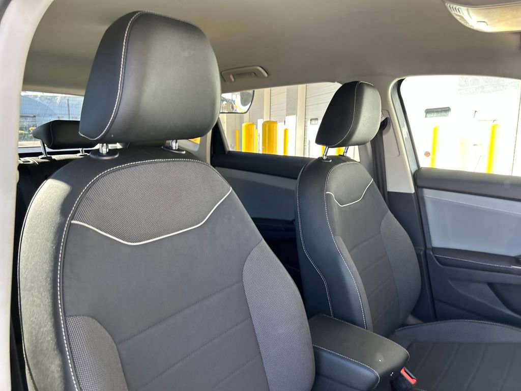 Used 2024 Volkswagen Taos SE image 12