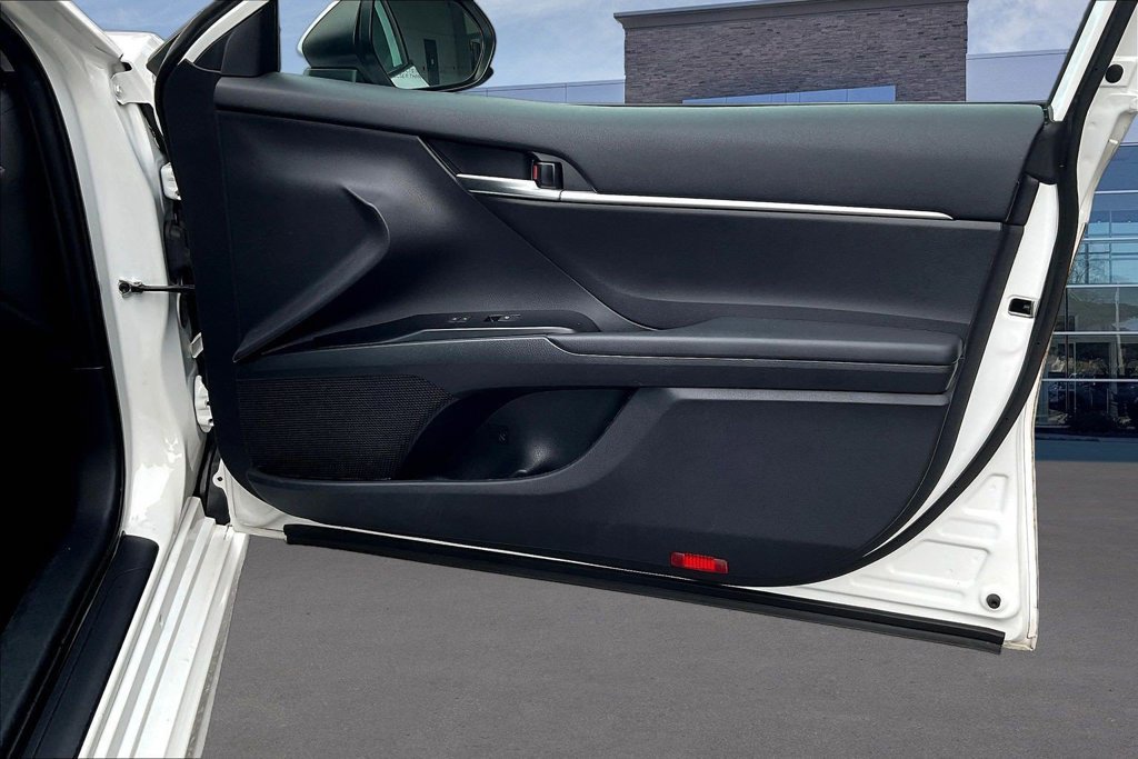 Used 2020 Toyota Camry SE FWD image 28