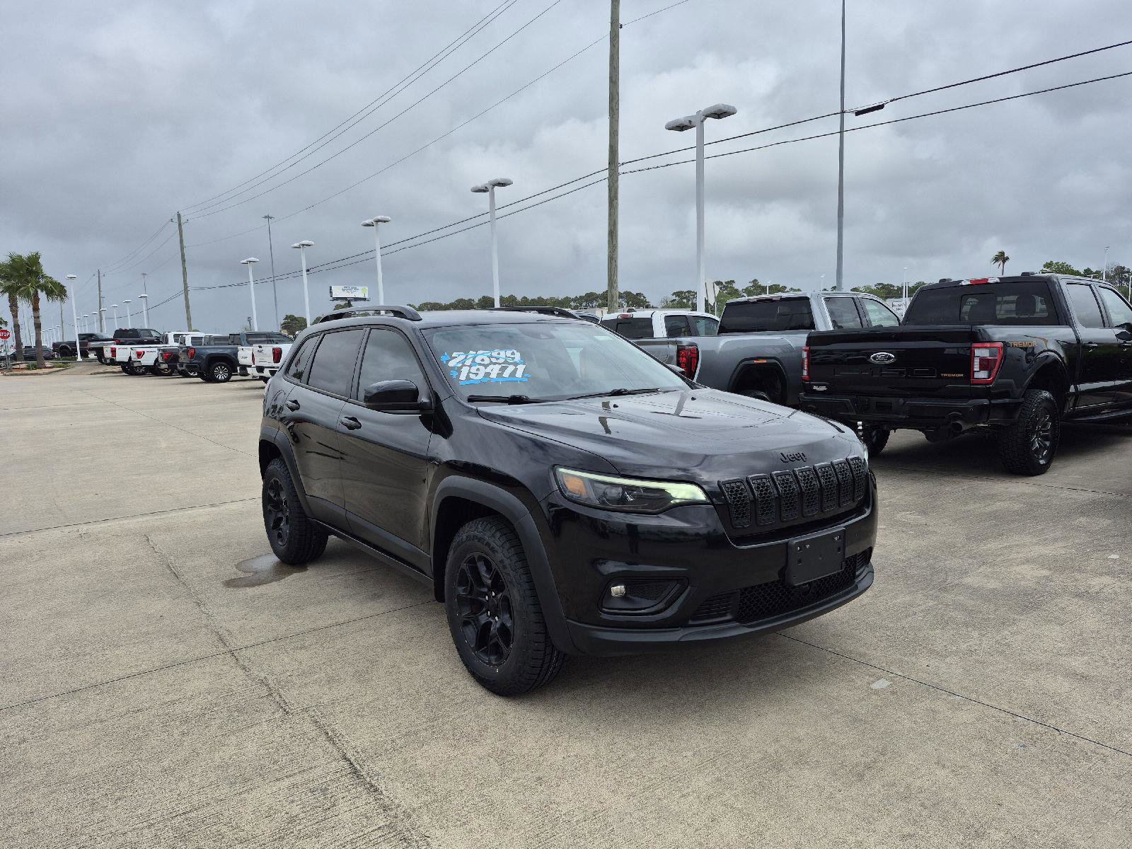 Used 2022 Jeep Cherokee Latitude AWD/4WD image 6