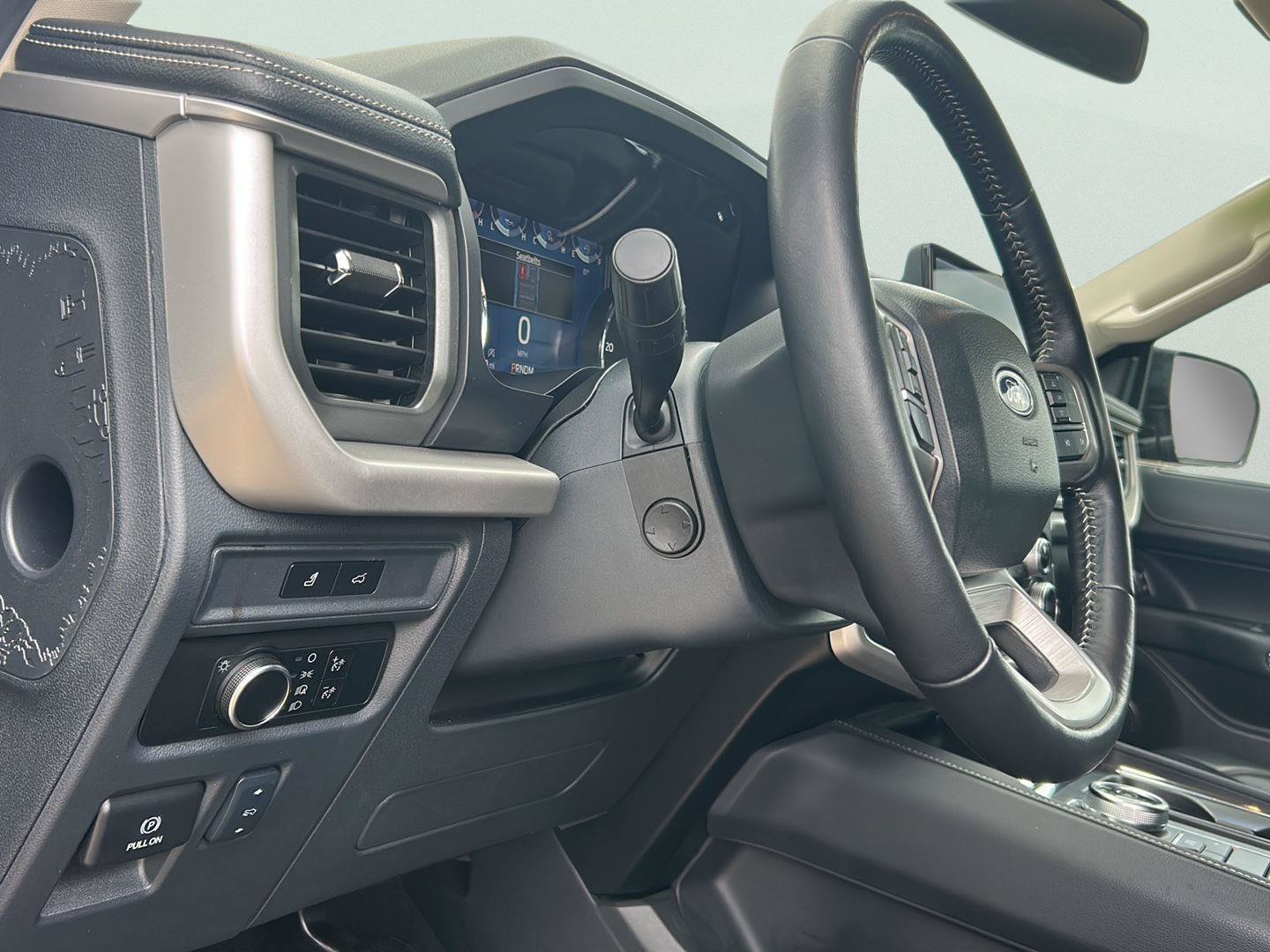 Certified 2024 Ford Expedition XLT RWD image 13