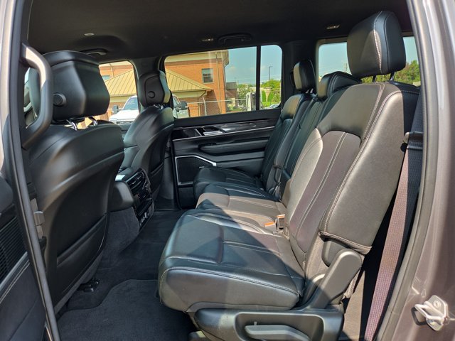 Used 2022 Jeep Wagoneer Series I AWD/4WD image 11