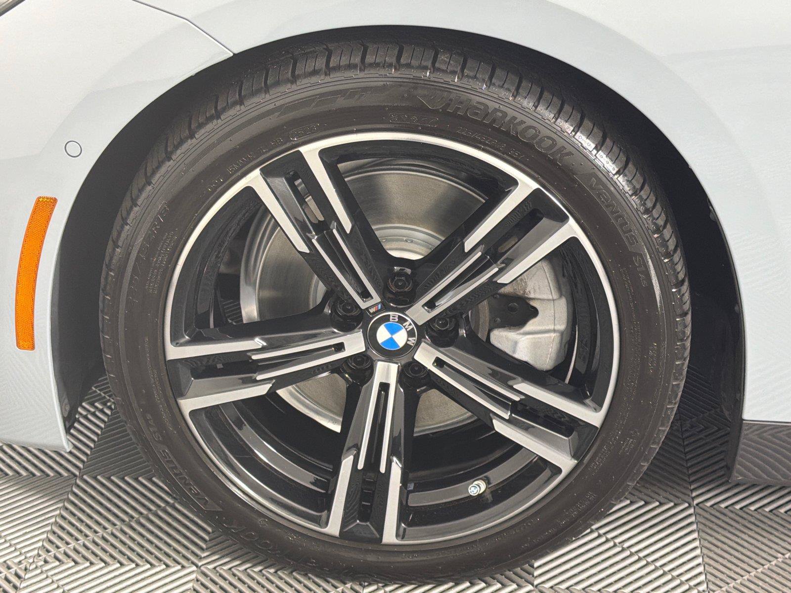 Used 2022 BMW 230i Coupe w/ M Sport Package RWD image 11