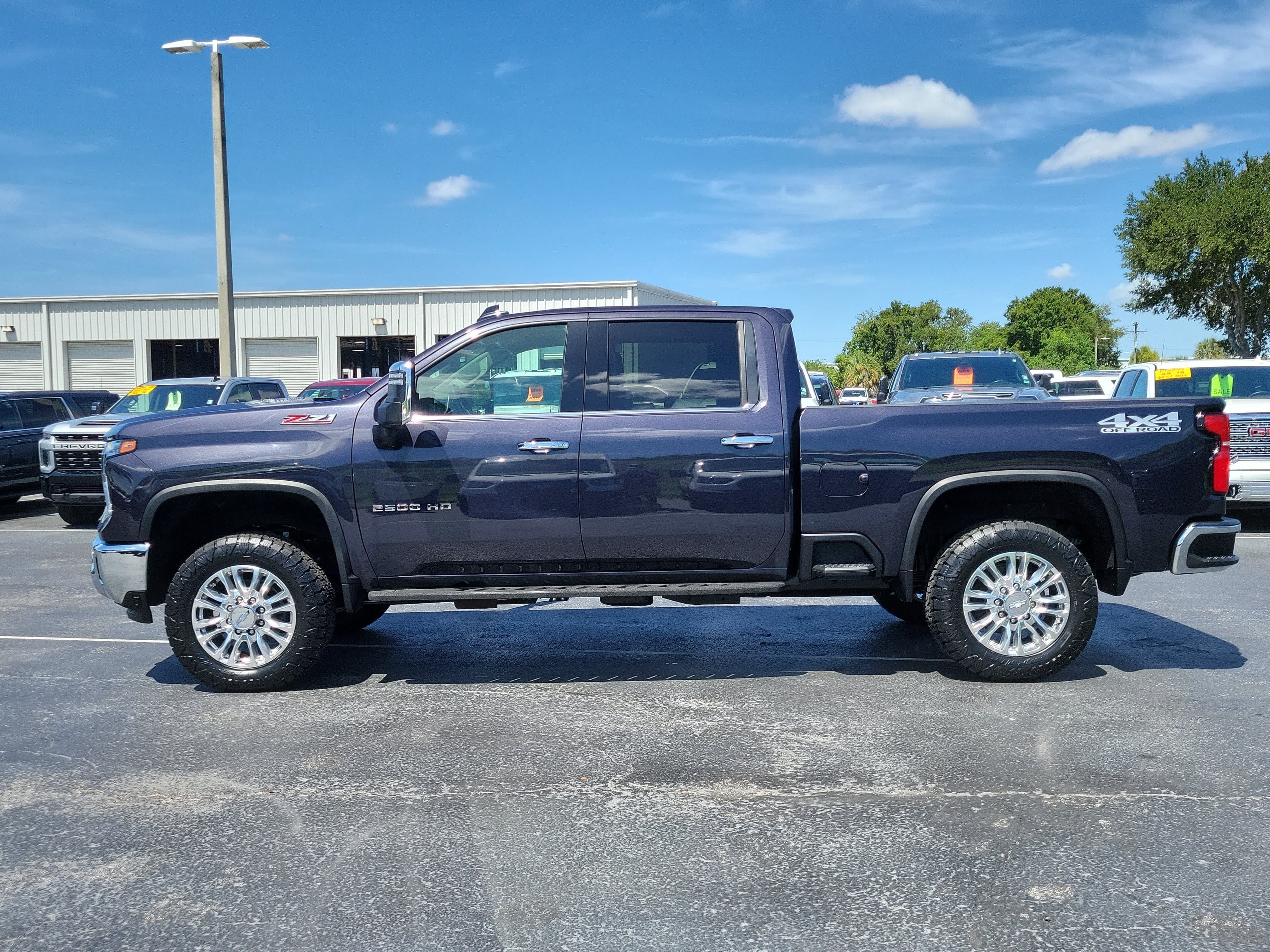 Used 2024 Chevrolet Silverado 2500 LTZ w/ LTZ Plus Package AWD/4WD image 6