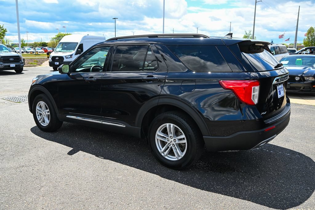 Certified 2024 Ford Explorer XLT w/ Equipment Group 202A AWD/4WD image 7