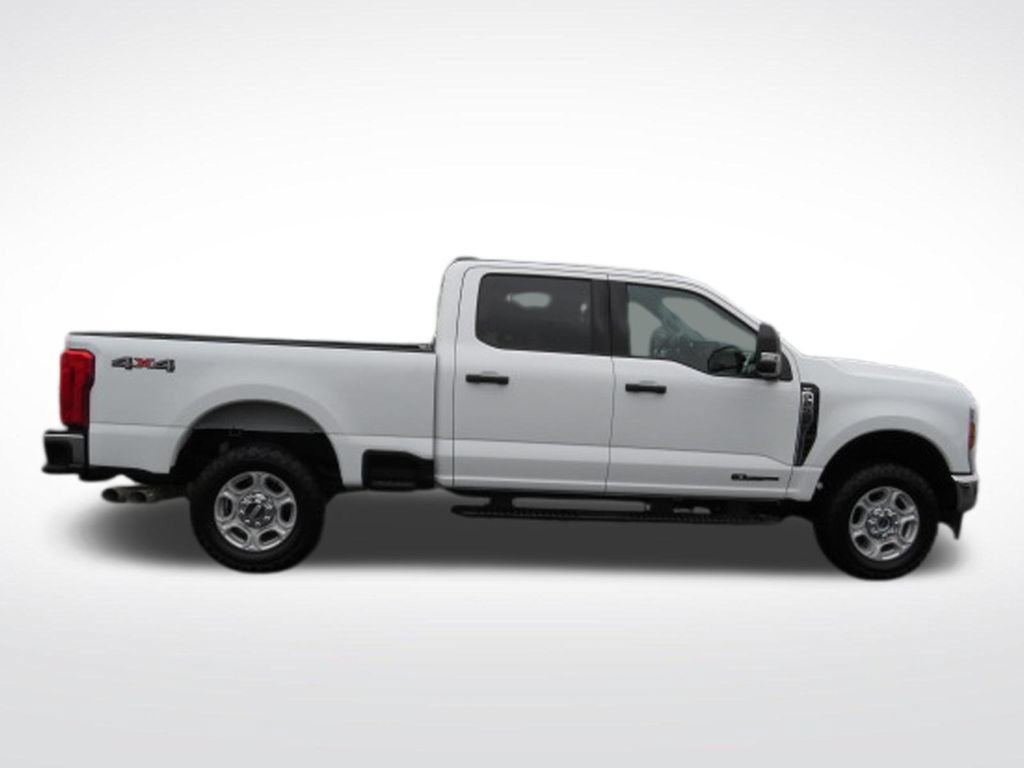 Certified 2025 Ford F250 XLT AWD/4WD image 9