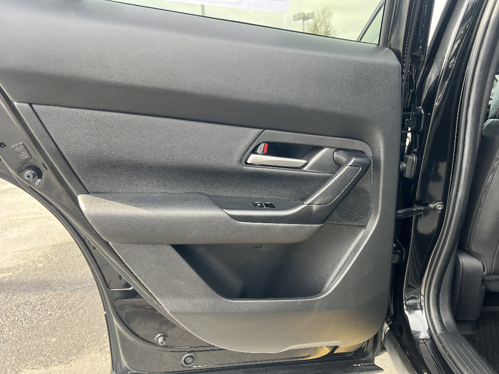 Used 2023 MAZDA CX-50 2.5 S w/ Cargo Package image 33