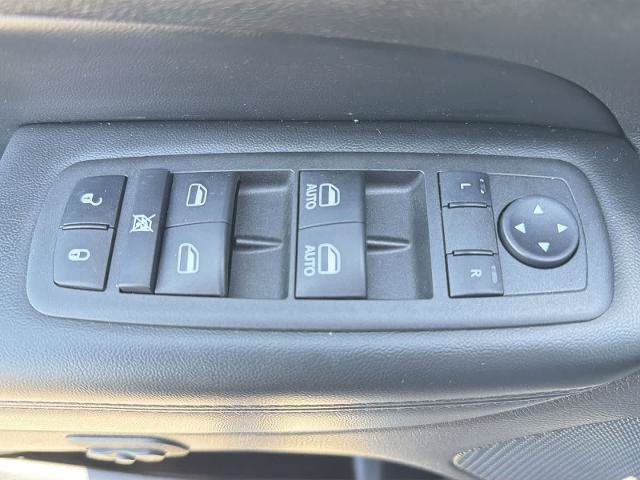 Used 2022 Jeep Grand Cherokee Limited AWD/4WD image 17