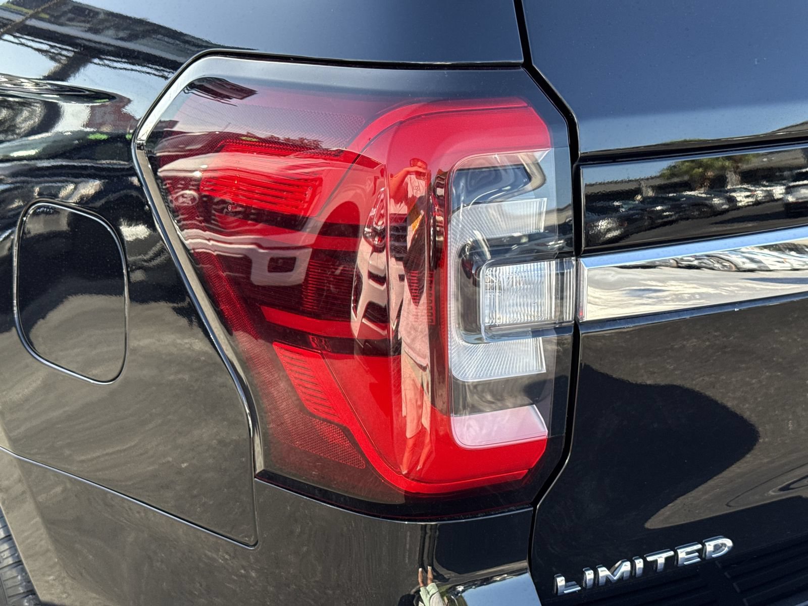 Certified 2024 Ford Expedition Limited RWD image 9