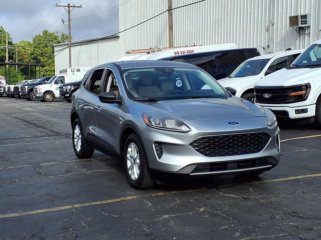 Certified 2022 Ford Escape SE w/ Convenience Package FWD image 1
