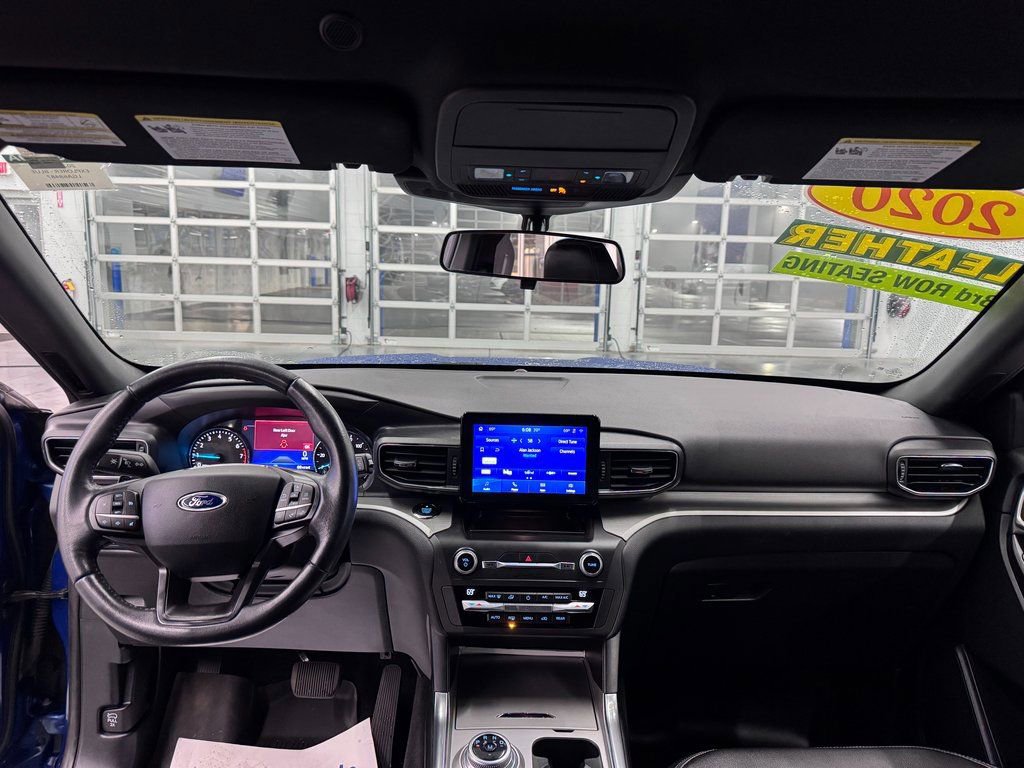 Certified 2020 Ford Explorer XLT w/ Equipment Group 202A image 27