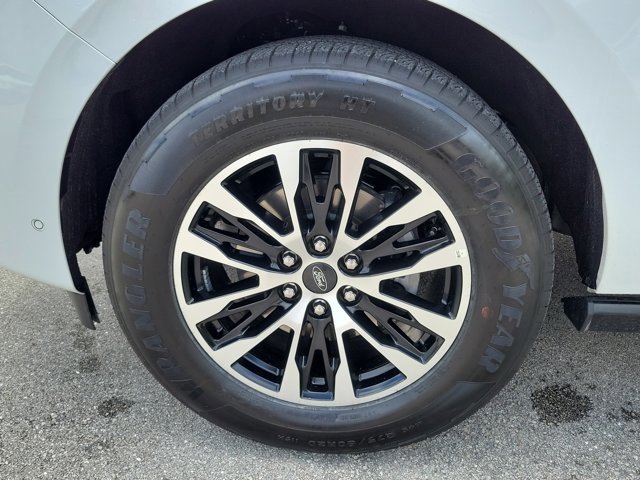 Certified 2025 Ford Expedition Platinum image 9