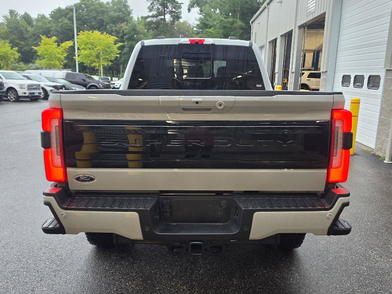Certified 2026 Ford F350 Platinum w/ Tremor Off-Road Package AWD/4WD image 4