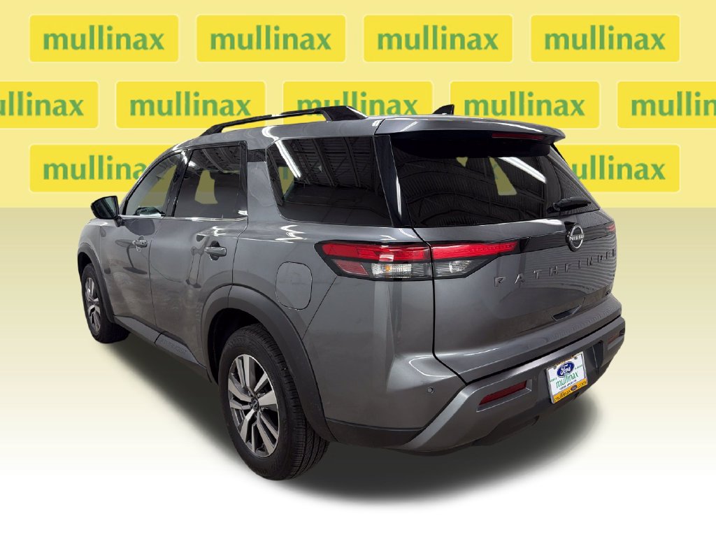 Used 2026 Nissan Pathfinder SL FWD image 10