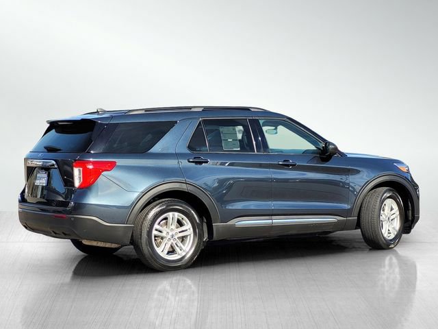 Certified 2023 Ford Explorer XLT image 3