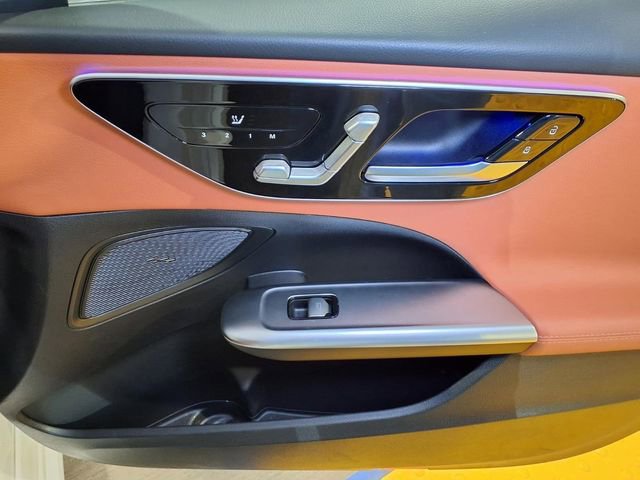 Used 2025 Mercedes-Benz C 300 4MATIC Sedan image 27