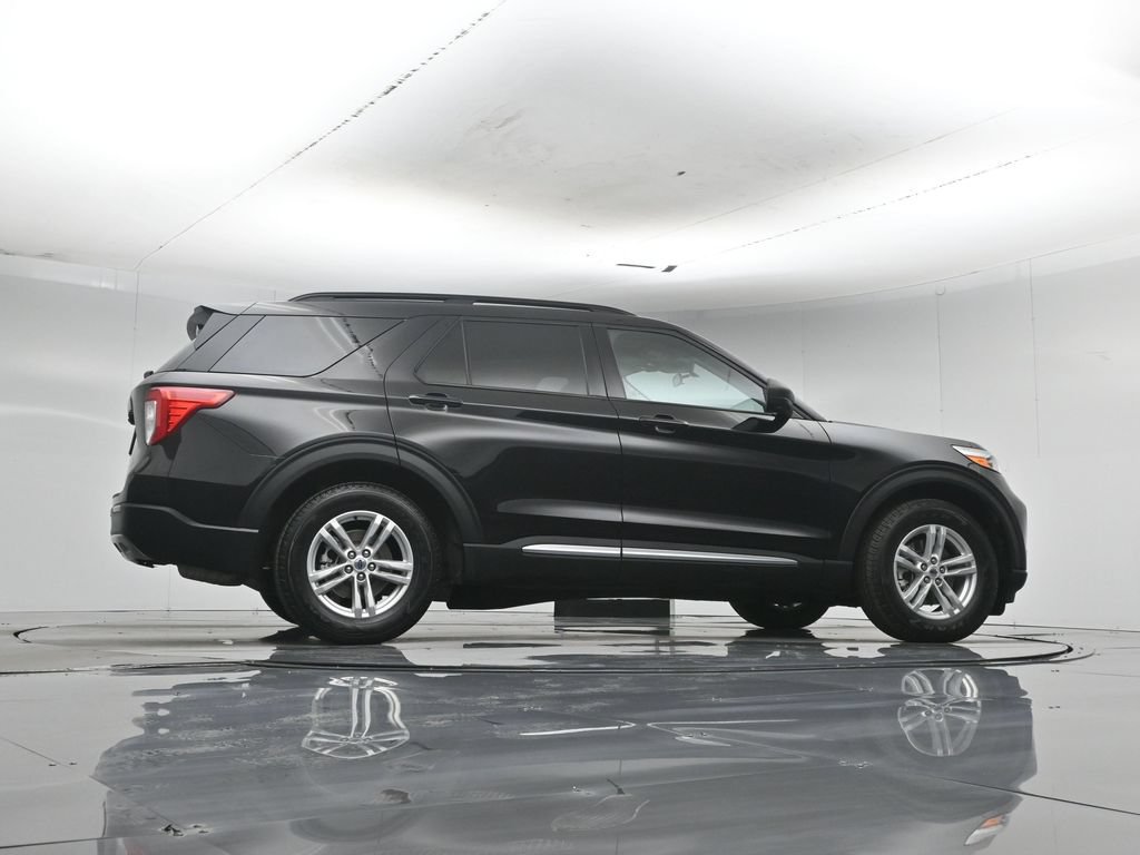 Certified 2023 Ford Explorer XLT w/ Equipment Group 202A RWD image 8