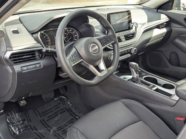 Used 2024 Nissan Altima 2.5 SV FWD image 11