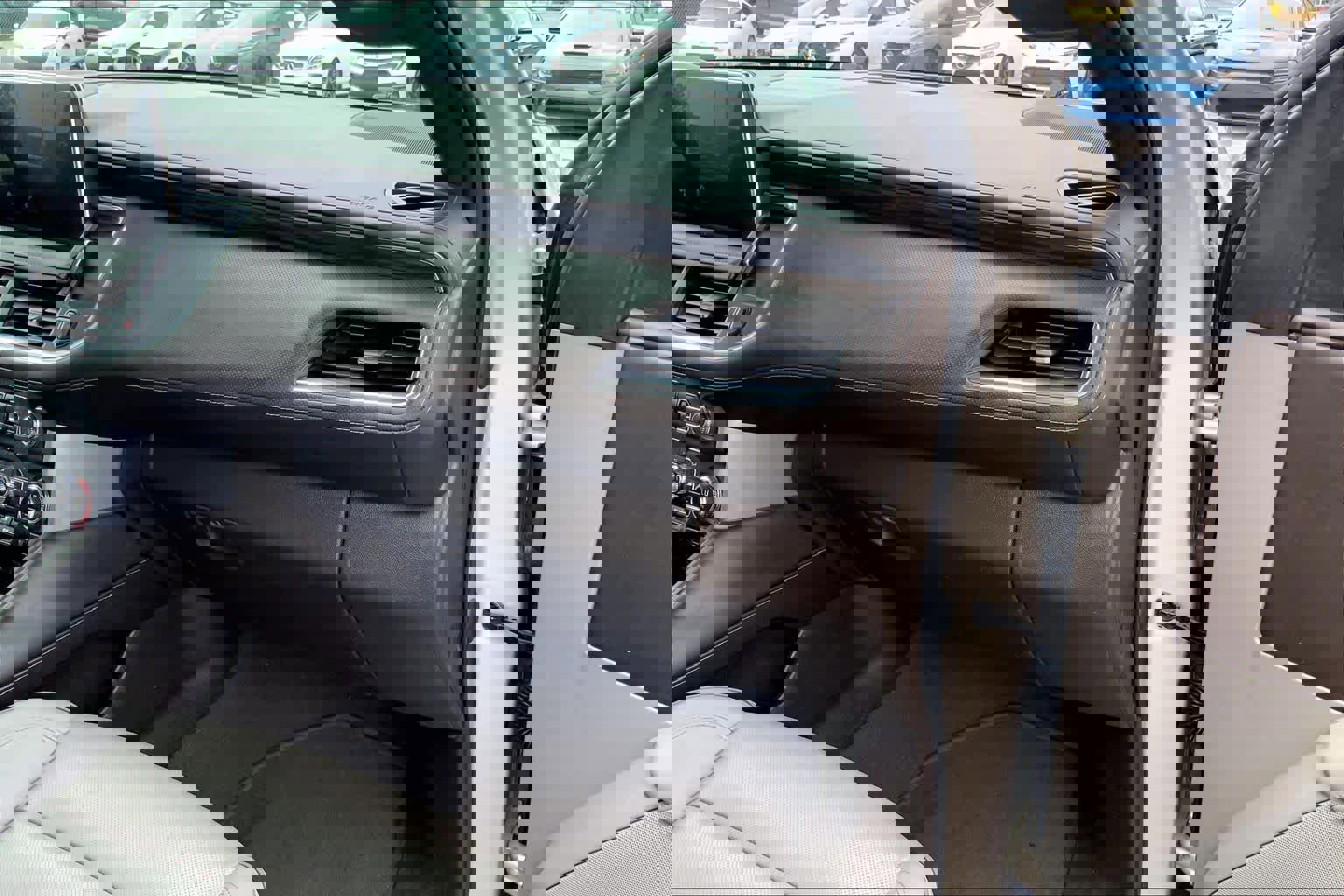 Used 2023 GMC Yukon XL SLT image 19